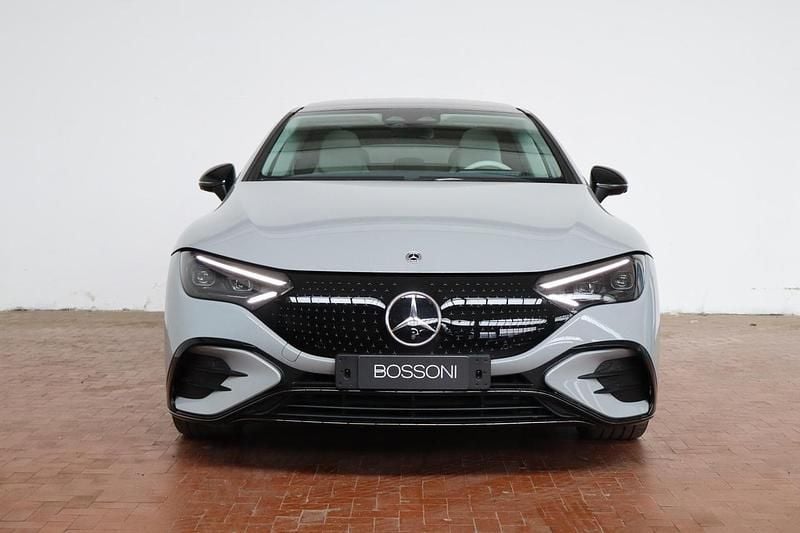 Usata Mercedes EQE350 Premium Plus 135 kW (184 CV) 2023 Grigio alpi standard manufaktu Berlina