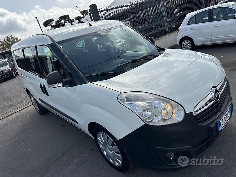Usata Opel Combo Club 105 CV (77 kW) 2015 Bianco Monovolume