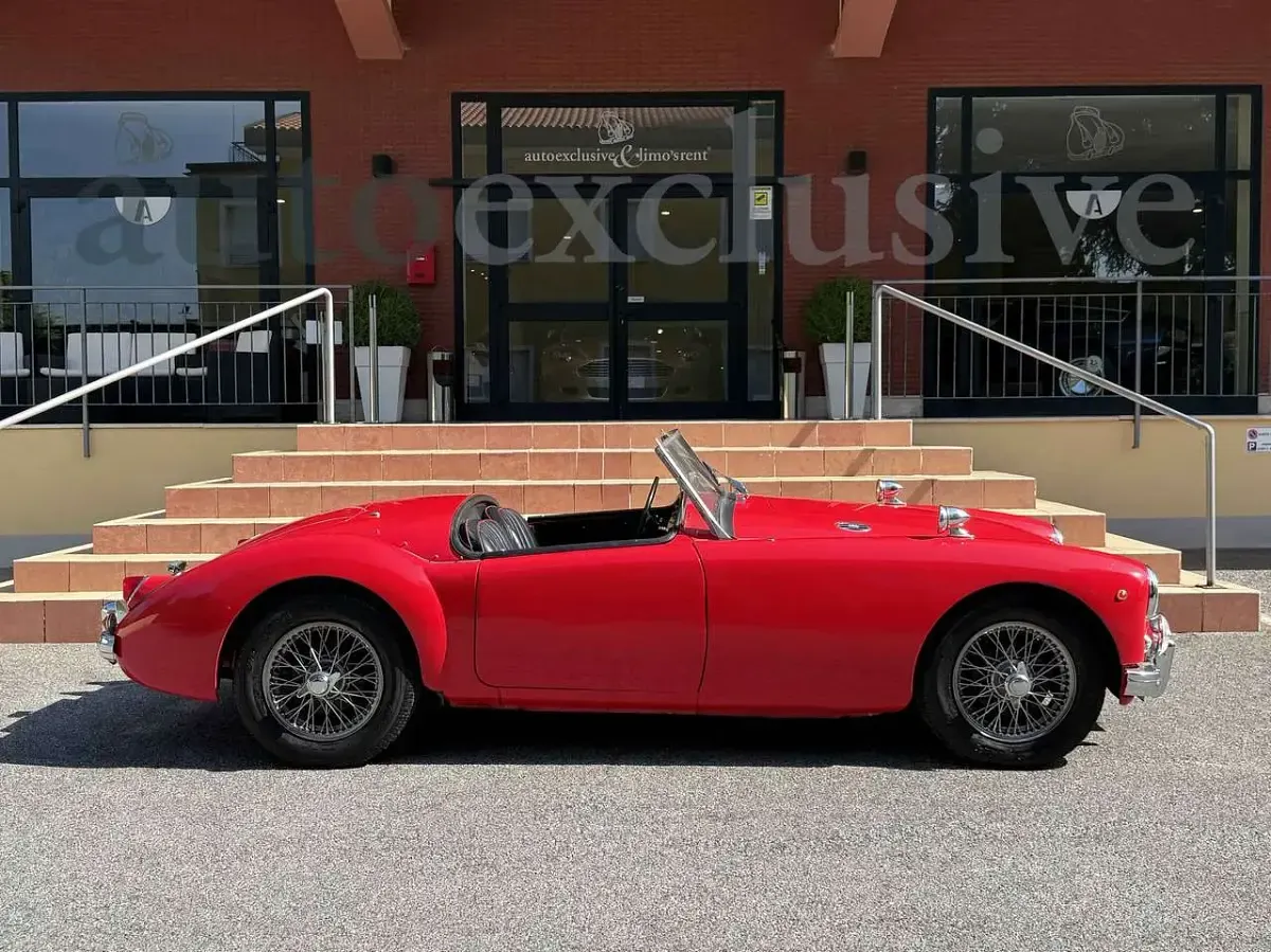 Usata MG MGA 68 CV (50 kW) 1959 Rosso Cabrio
