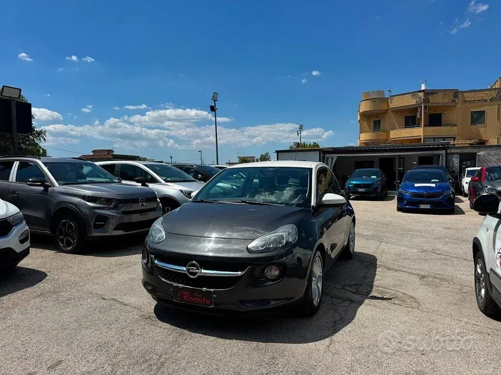 Usata Opel Adam Unlimited 69 CV (50 kW) 2017 Grigio Utilitaria