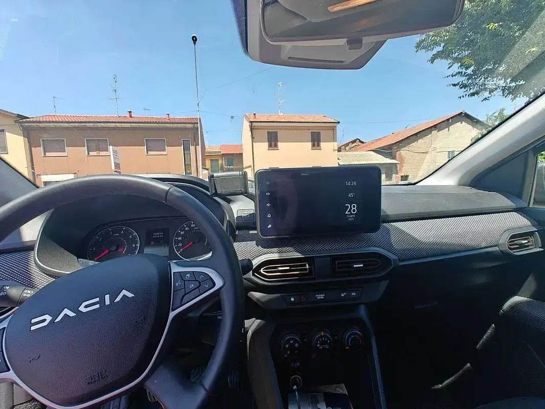 Usata Dacia Sandero Expression 101 CV (74 kW) 2024 Blu/azzurro Berlina