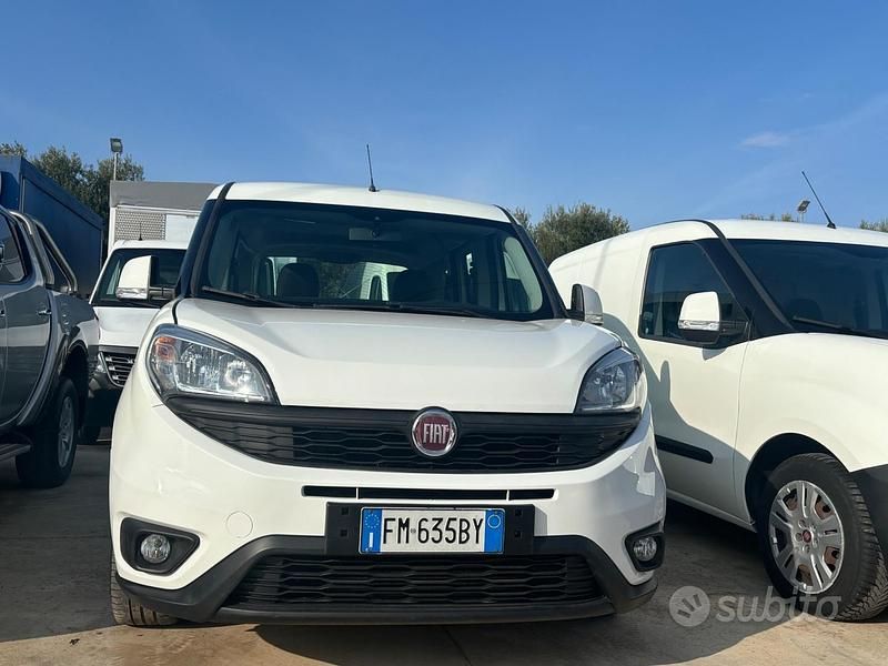 Usata Fiat Doblò 120 CV (88 kW) 2017 Bianco Monovolume