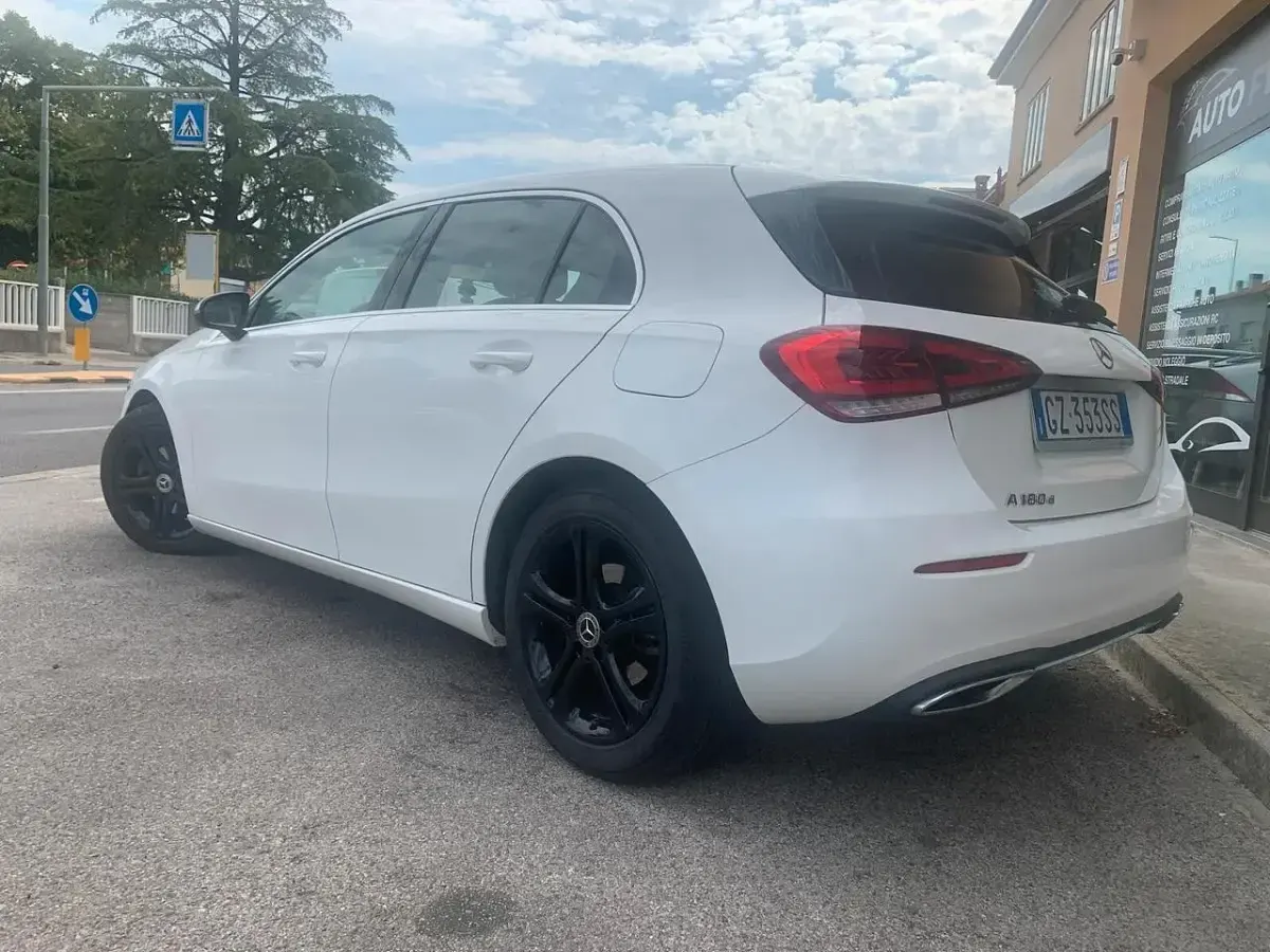Usata Mercedes A180 116 CV (85 kW) 2018 Bianco Berlina