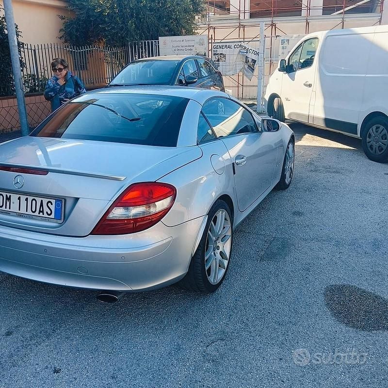 Usata Mercedes SLK200 163 CV (119 kW) 2007 Grigio Cabrio