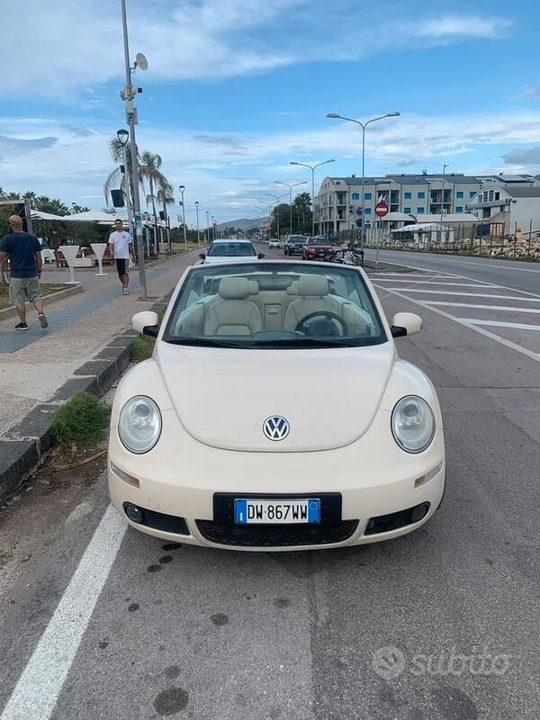 Bianco Usata 2009 VW Beetle Cabrio | 7999 € (Buon prezzo) - Immagine 1/4