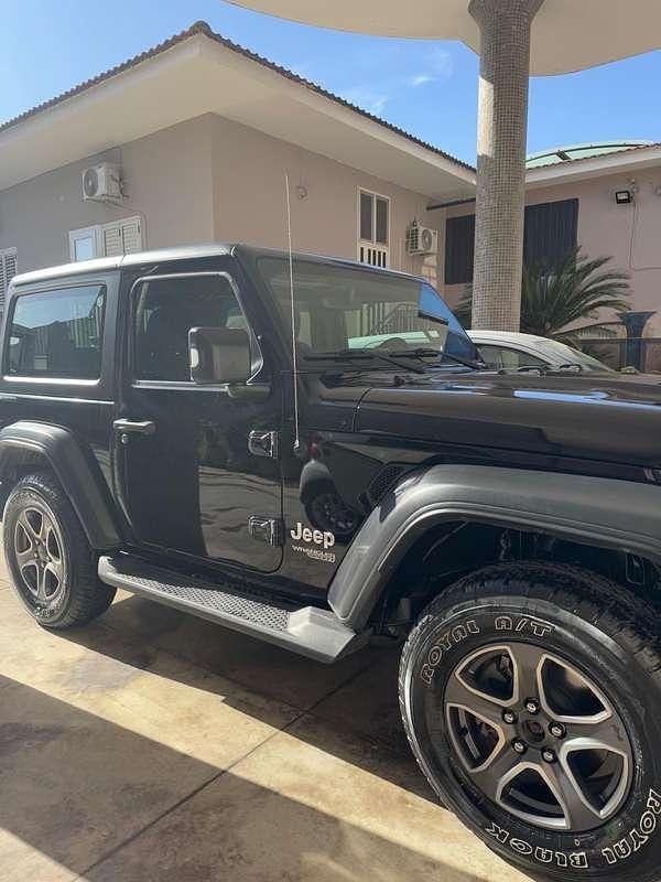 Usata Jeep Wrangler Sahara 200 CV (147 kW) 2020 Nero SUV