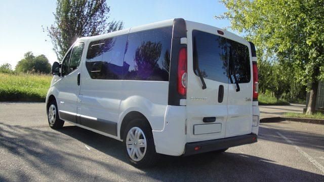 Usata Renault Trafic 114 CV (83 kW) 2011 Bianco pastello Monovolume