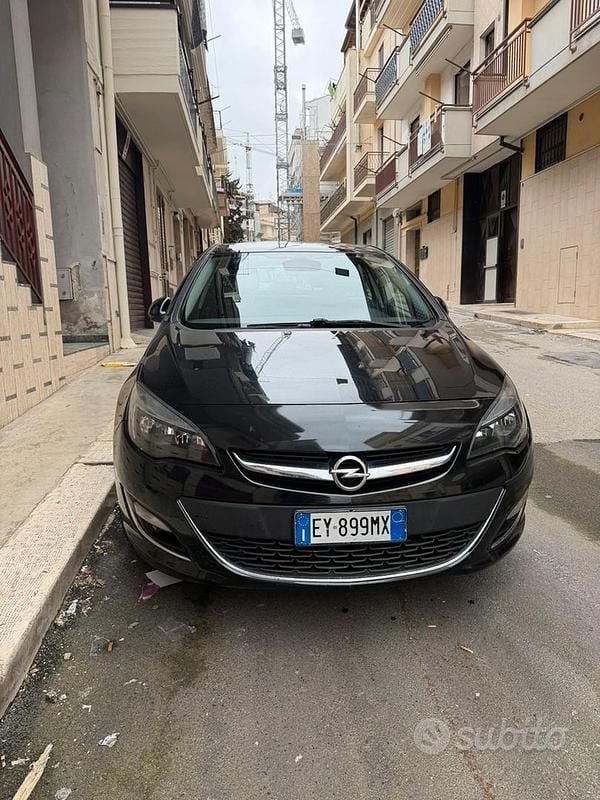 Usata Opel Astra Cosmo 110 CV (80 kW) 2015 Nero Berlina