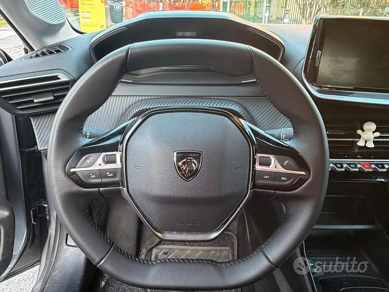 Usata Peugeot 208 Style 100 kW (136 CV) 2024 Grigio Utilitaria