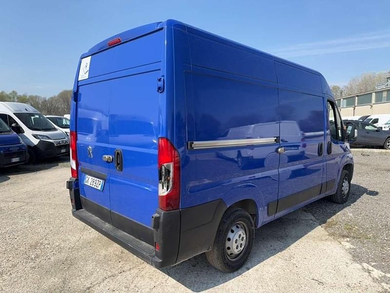 Usata Peugeot Boxer 140 CV (102 kW) 2022 Blu/azzurro Furgone