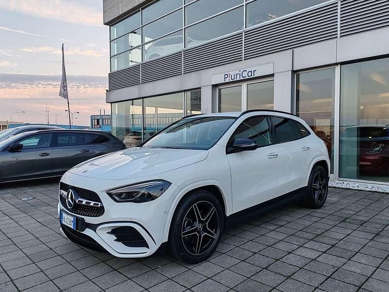 Usata Mercedes GLA200 AMG Line Premium 150 CV (110 kW) 2024 Bianco SUV