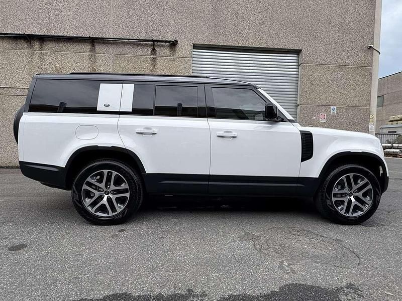 Usata Land Rover Defender SE 249 CV (183 kW) 2023 SUV