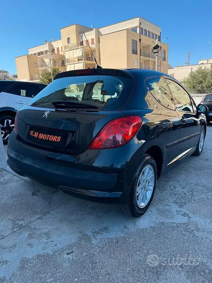 Usata Peugeot 207 68 CV (50 kW) 2007 Nero Berlina