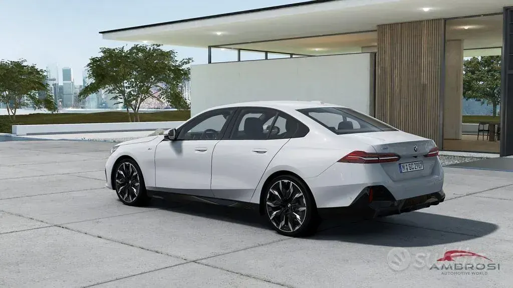 Nuova BMW 520 M Sport 190 CV (139 kW) 2025 Grigio Berlina