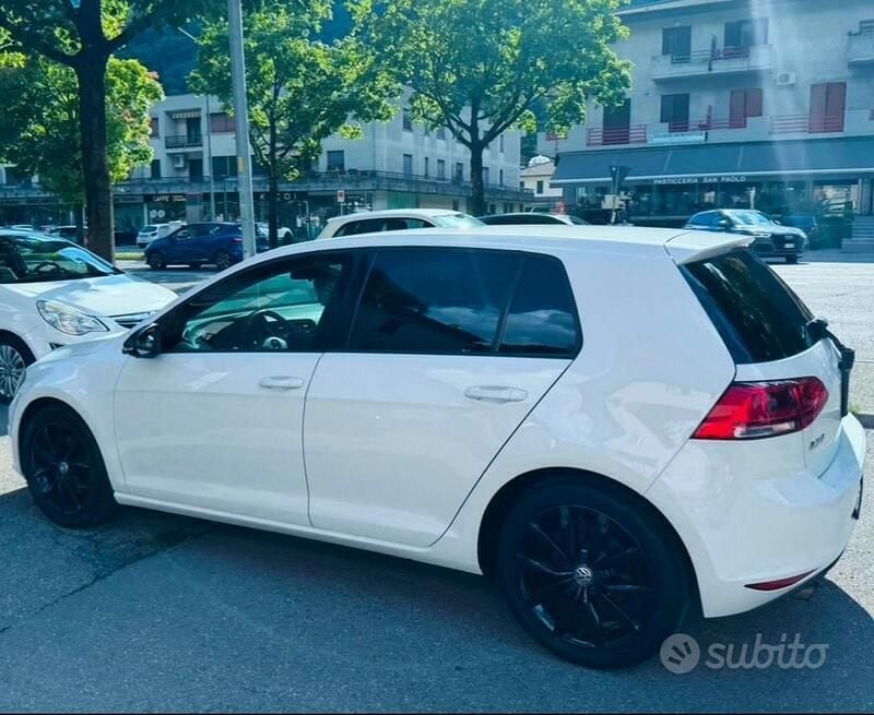 Usata VW Golf VII 110 CV (80 kW) 2014 Bianco Berlina