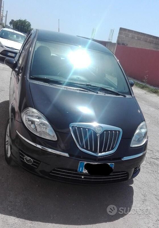 Usata Lancia Musa 90 CV (66 kW) 2008 Nero Monovolume