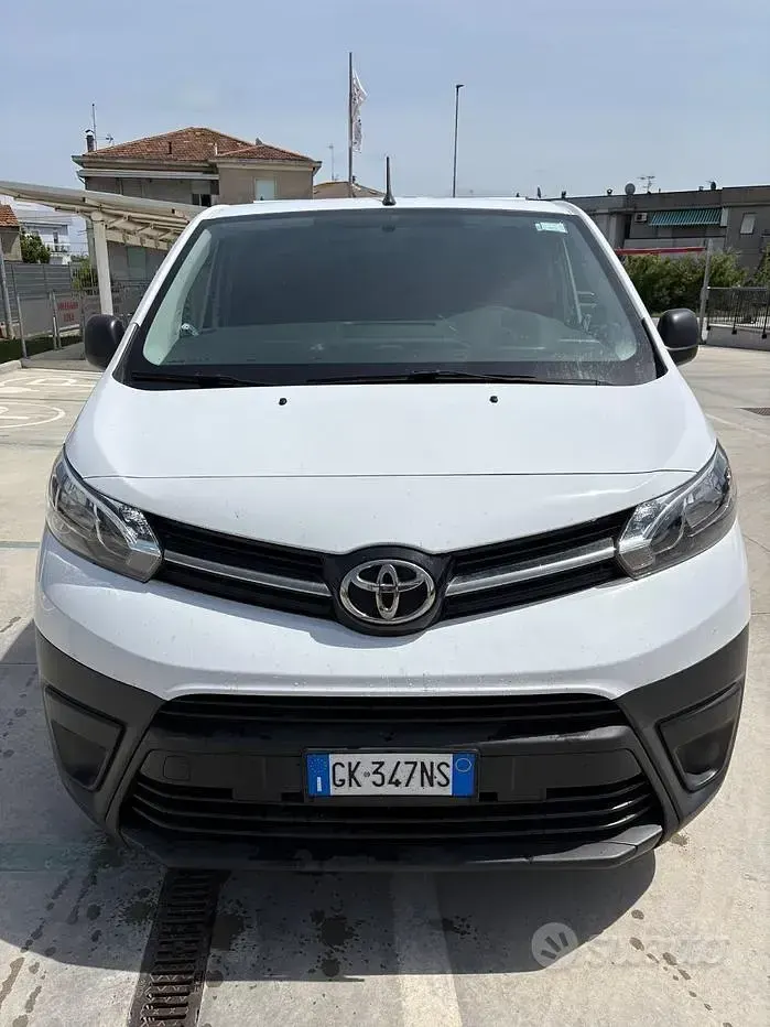 Usata Toyota Proace Comfort 120 CV (88 kW) 2022 Bianco Monovolume