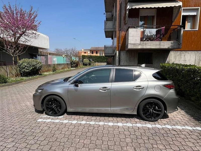 Usata Lexus CT200h 99 CV (72 kW) 2016 Berlina
