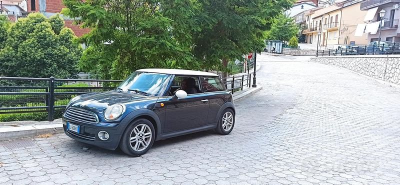 Usata Mini Cooper 120 CV (88 kW) 2007 Nero Utilitaria