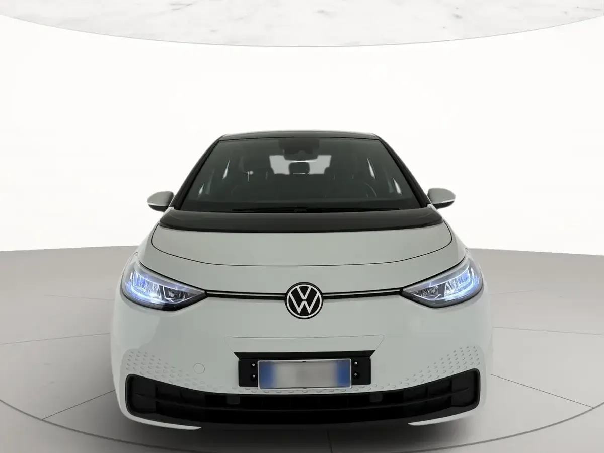 Usata VW ID.3 Life 69 kW (95 CV) 2022 Glacier white metallizzato nero Utilitaria