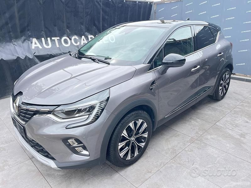 Usata Renault Captur Techno 101 CV (74 kW) 2023 Grigio SUV