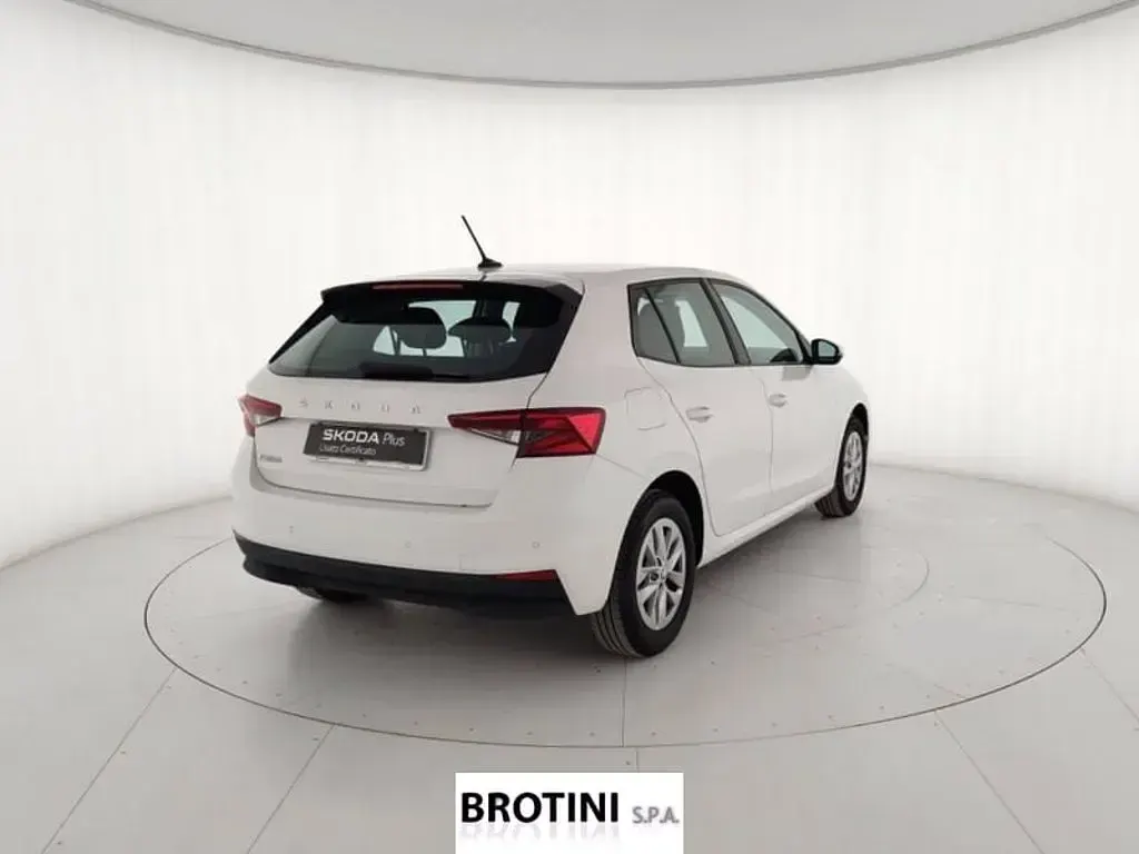 Usata Skoda Fabia Ambition 80 CV (58 kW) 2023 Bianco pastello Utilitaria