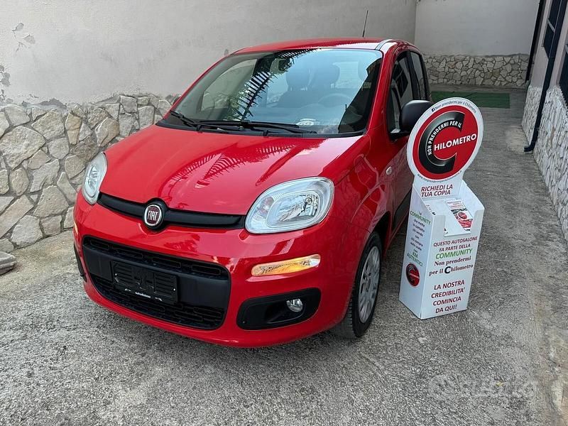 Rosso Usata 2017 Fiat Panda Easy Due volumi | 8200 € (Buon prezzo) - Immagine 1/4