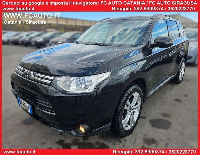 Nero Usata 2013 Mitsubishi Outlander Intense SUV | 10.990 € (Buon prezzo) - Immagine 1/4