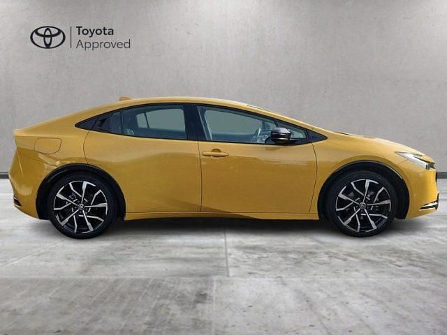 Usata Toyota Prius Lounge 151 CV (111 kW) 2023 Moustardd Utilitaria