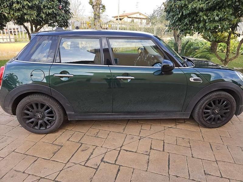 Usata Mini Cooper D 116 CV (85 kW) 2018 Verde Utilitaria