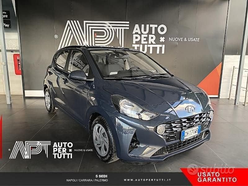 Usata Hyundai i10 Advanced 67 CV (49 kW) 2022 Grigio scuro Utilitaria