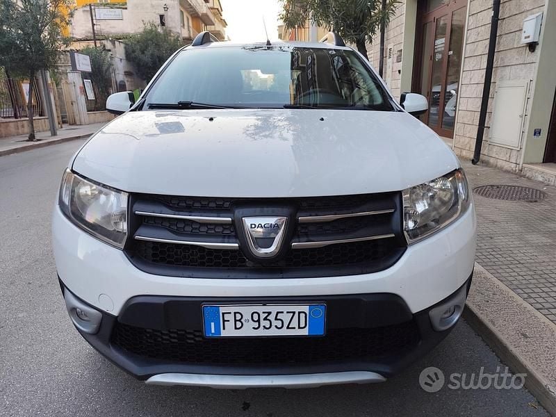 Usata Dacia Sandero Stepway 90 CV (66 kW) 2016 Bianco Berlina