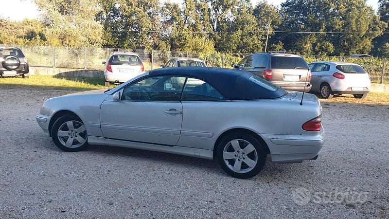 Usata Mercedes CLK230 Avantgarde 197 CV (144 kW) 2000 Argento Cabrio