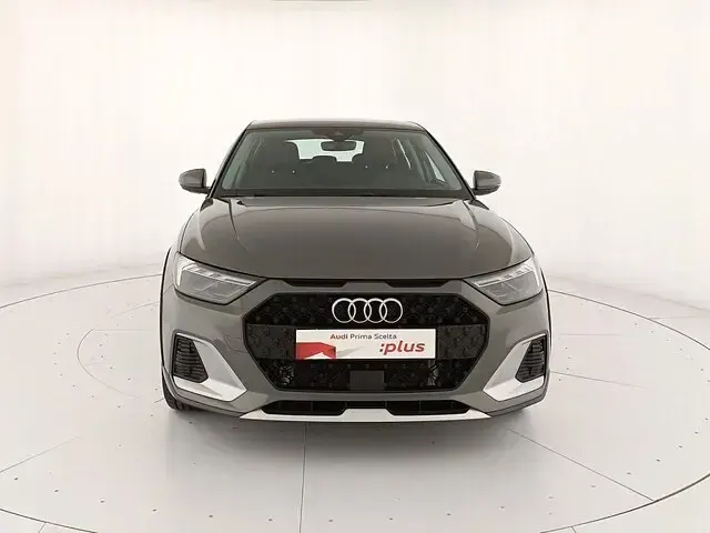 Käytetty Audi A1 Business 116 HP (85 kW) 2025 Harmaa Katumaasturi