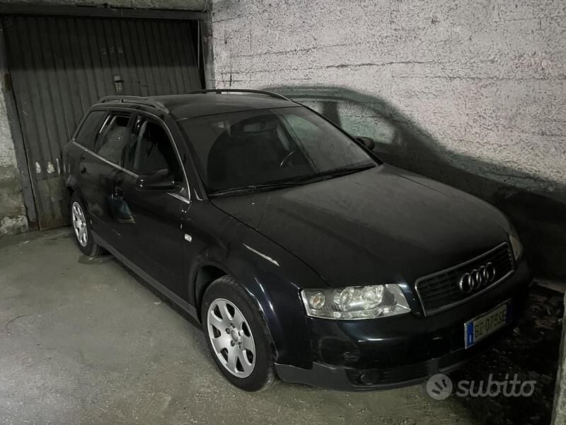 Usata Audi A4 130 CV (95 kW) 2002 Blu Station wagon