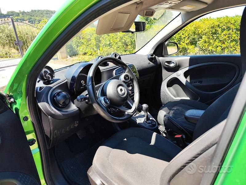 Usata Smart ForFour Electric Drive 60 kW (82 CV) 2019 Nero Utilitaria