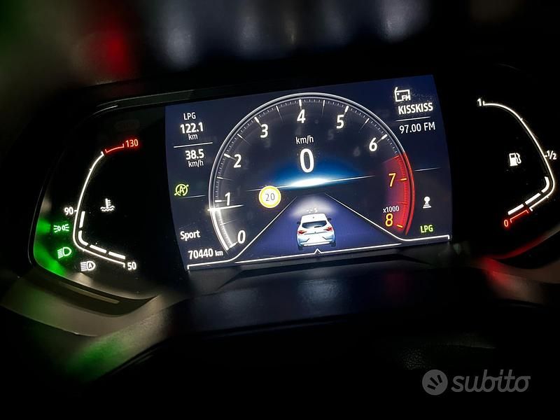 Usata Renault Clio V Intens 101 CV (74 kW) 2020 Grigio Utilitaria