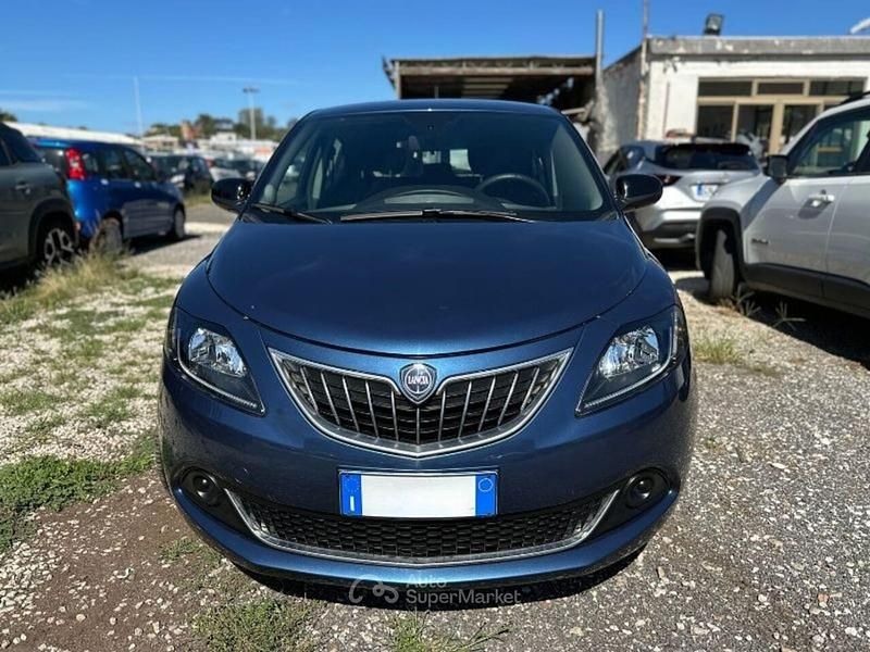 Usata Lancia Ypsilon S 70 CV (51 kW) 2024 Blu Utilitaria