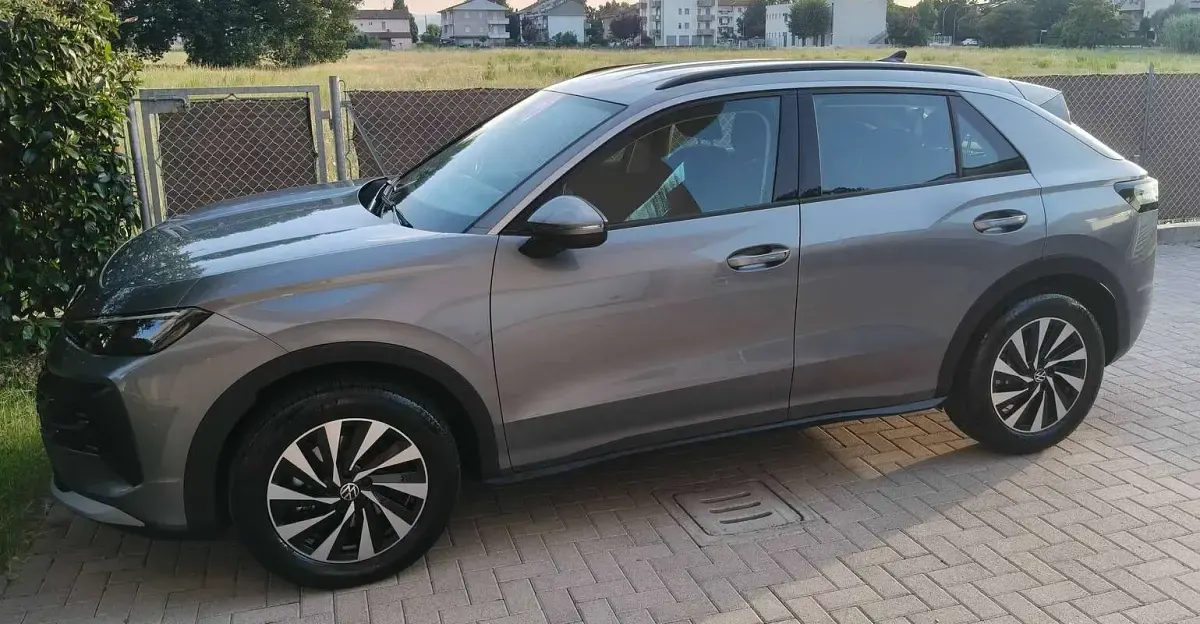 Usata VW T-Roc Life 116 CV (85 kW) 2026 Grigio SUV