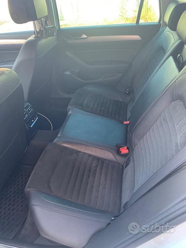 Usata VW Passat Executive 150 CV (110 kW) 2016 Bianco Station wagon