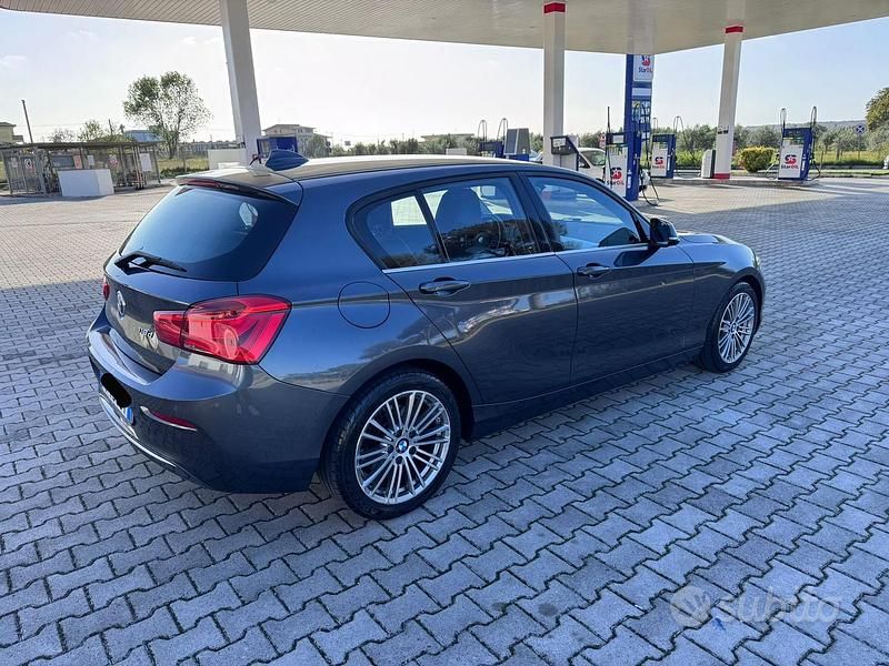 Usata BMW 118 150 CV (110 kW) 2020 Grigio Utilitaria