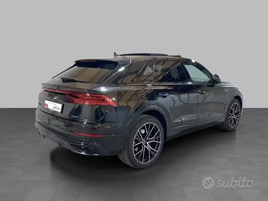 Usata Audi Q8 Sport 340 CV (250 kW) 2023 Nero metallizzato SUV