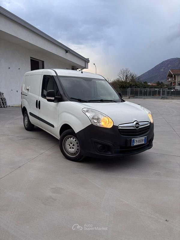 Usata Opel Combo 95 CV (69 kW) 2017 Bianco Monovolume