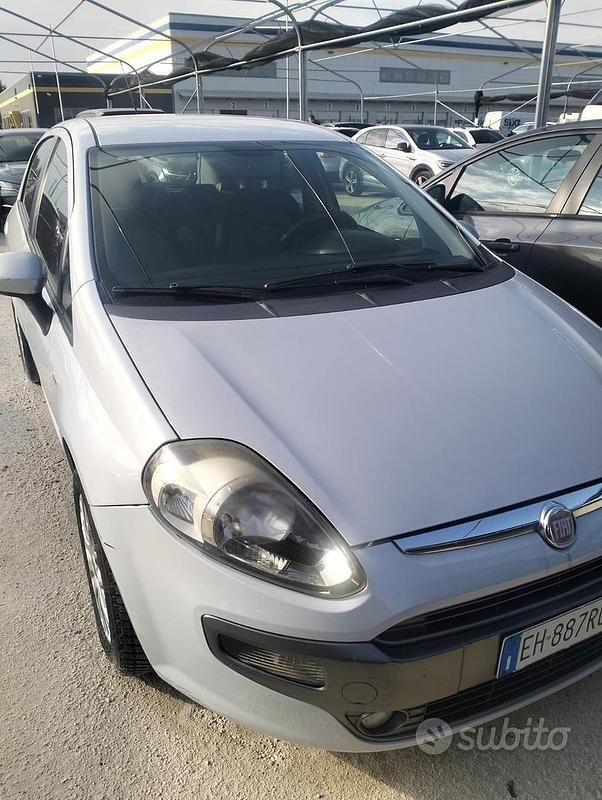 Usata Fiat Punto Evo Dynamic 74 CV (54 kW) 2011 Grigio Utilitaria