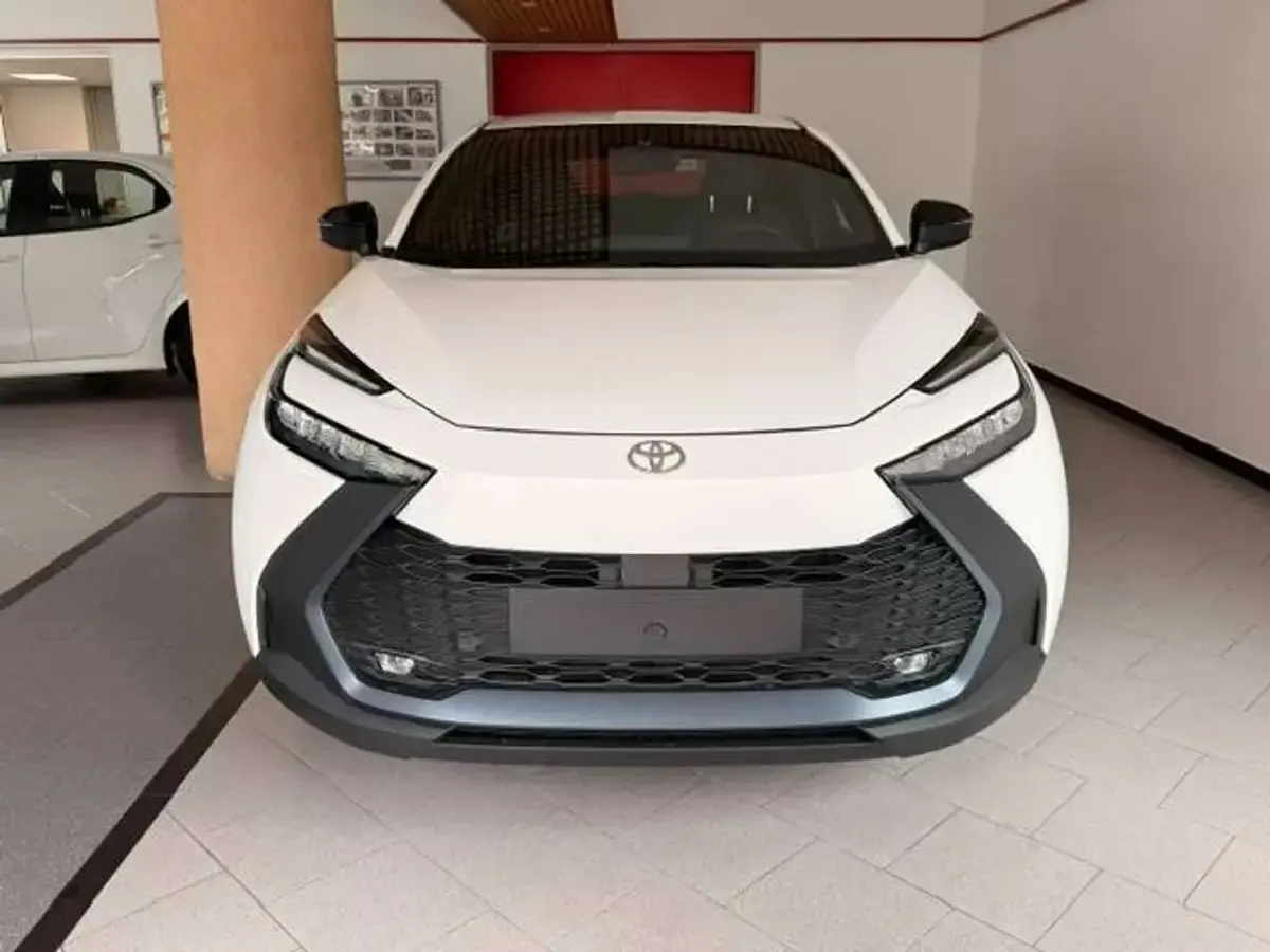 Nuova Toyota C-HR Active 98 CV (72 kW) 2026 Bianco SUV
