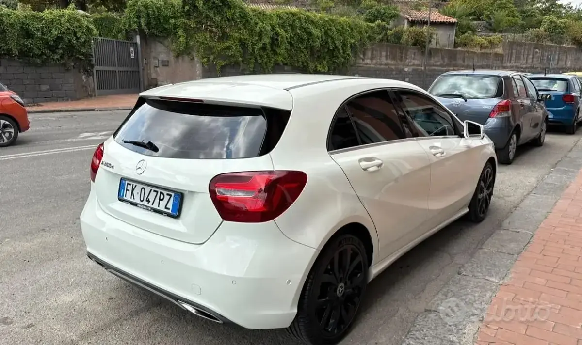 Usata Mercedes 200 Premium 136 CV (100 kW) 2017 Bianco Berlina