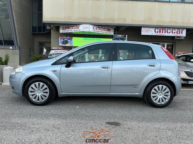 Usata Fiat Grande Punto Emotion 89 CV (65 kW) 2008 Argento Utilitaria