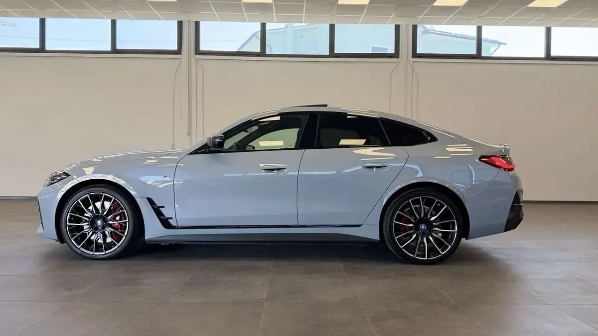 Usata BMW i4 125 kW (170 CV) 2024 Grigio Berlina