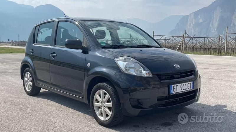 Usata Daihatsu Sirion 91 CV (66 kW) 2011 Nero Utilitaria