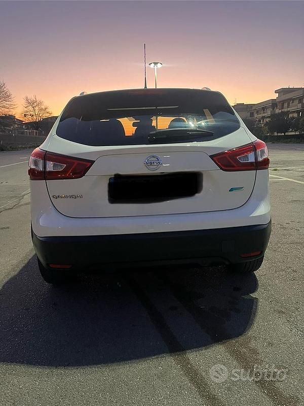 Usata 2016 Nissan Qashqai SUV | 12.200 € (Buon prezzo) - Immagine 1/4